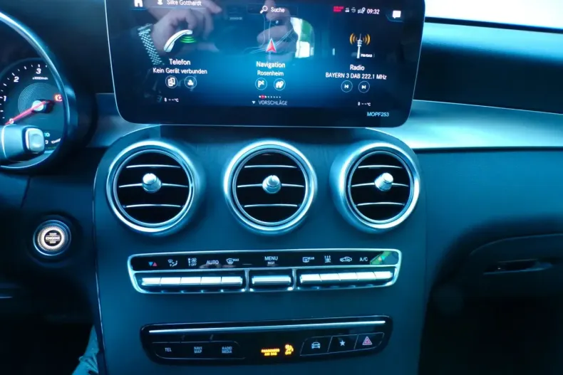 Mercedes-Benz GLC 300 din 2022 cu 76.122 km - oferta MER180834 - foto 23