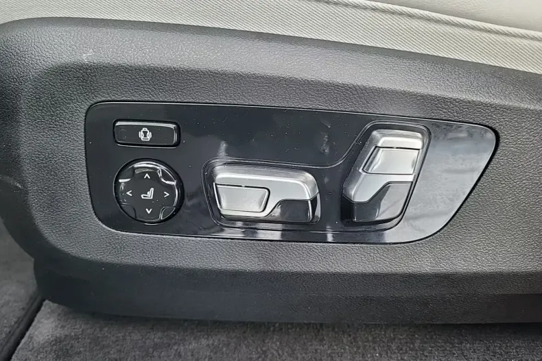 BMW XM din 2025 cu 19.721 km - oferta BMW180854 - foto 8