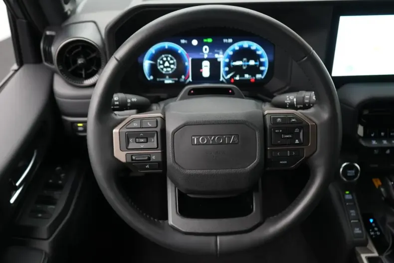 Toyota Land Cruiser din 2024 cu 29.338 km - oferta TOY180858 - foto 10