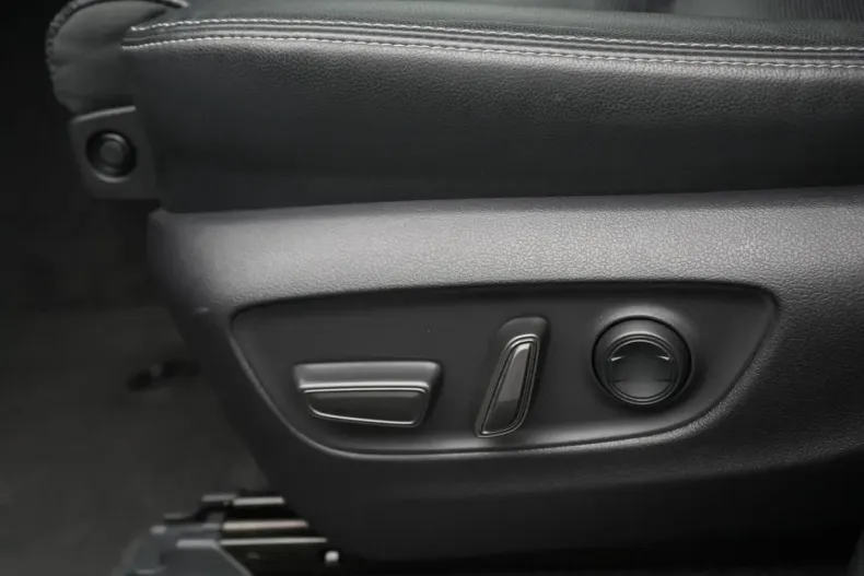 Toyota Land Cruiser din 2024 cu 29.338 km - oferta TOY180858 - foto 22