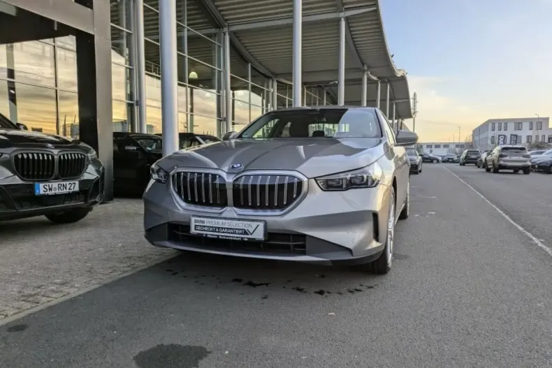 BMW 530 din 2024 cu 34.641 km - oferta BMW180884 - foto 3