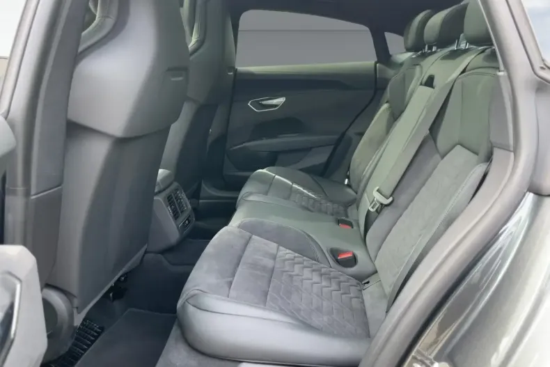 Audi e-tron GT din 2024 cu 9.650 km - oferta AUD180888 - foto 12