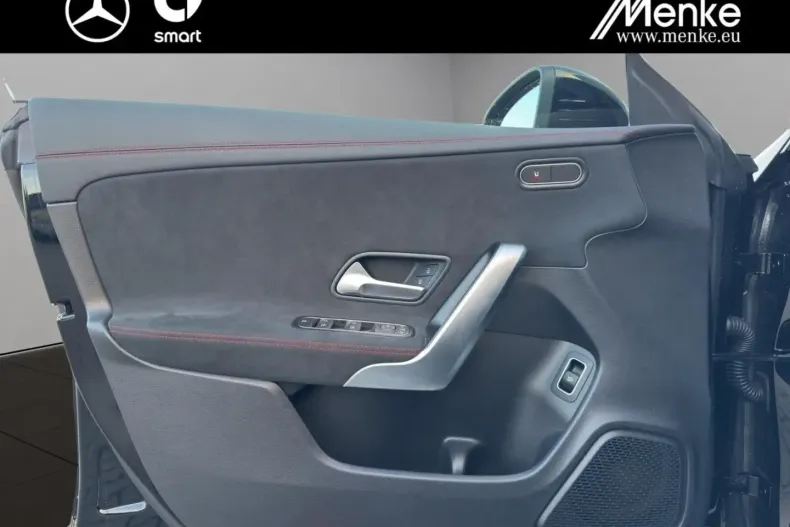 Mercedes-Benz CLA 200 din 2025 cu 4.920 km - oferta MER180893 - foto 11