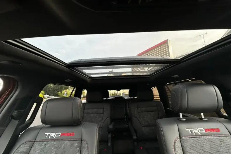 Toyota Sequoia din 2024 cu 1.000 km - oferta TOY180896 - foto 16