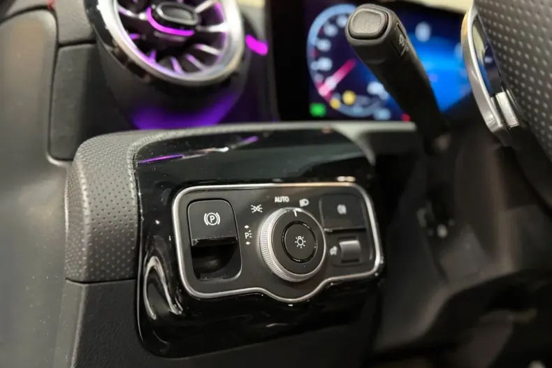 Mercedes-Benz CLA 220 din 2024 cu 24.000 km - oferta MER180897 - foto 15