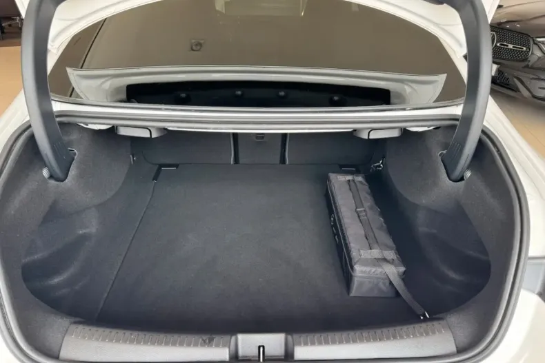 Mercedes-Benz CLA 200 din 2024 cu 12.000 km - oferta MER180898 - foto 15