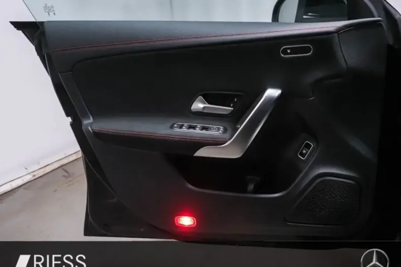 Mercedes-Benz CLA 220 din 2024 cu 20.846 km - oferta MER180899 - foto 9