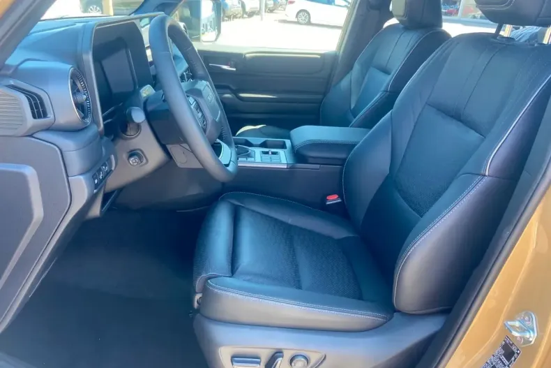 Toyota Land Cruiser din 2025 cu 250 km - oferta TOY180900 - foto 9