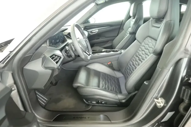 Audi e-tron GT din 2022 cu 21.605 km - oferta AUD180901 - foto 11