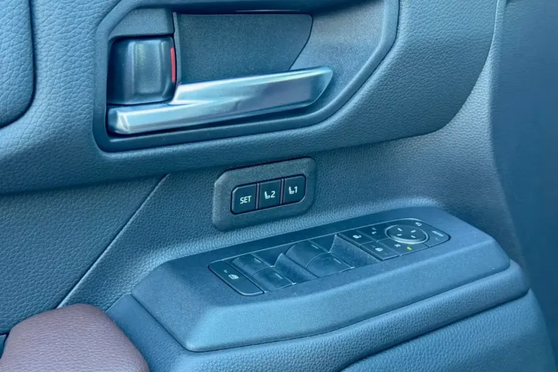 Toyota Land Cruiser din 2025 cu 6.500 km - oferta TOY180902 - foto 24