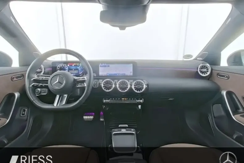 Mercedes-Benz CLA 180 din 2024 cu 23.905 km - oferta MER180906 - foto 6