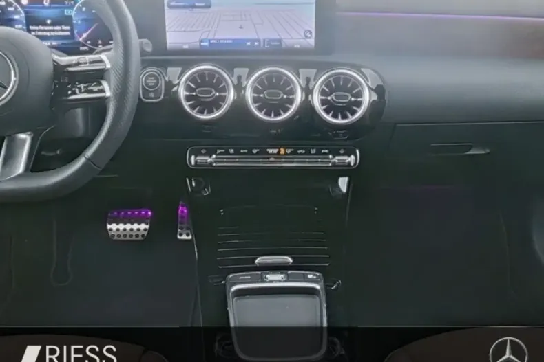 Mercedes-Benz CLA 180 din 2024 cu 23.905 km - oferta MER180906 - foto 9