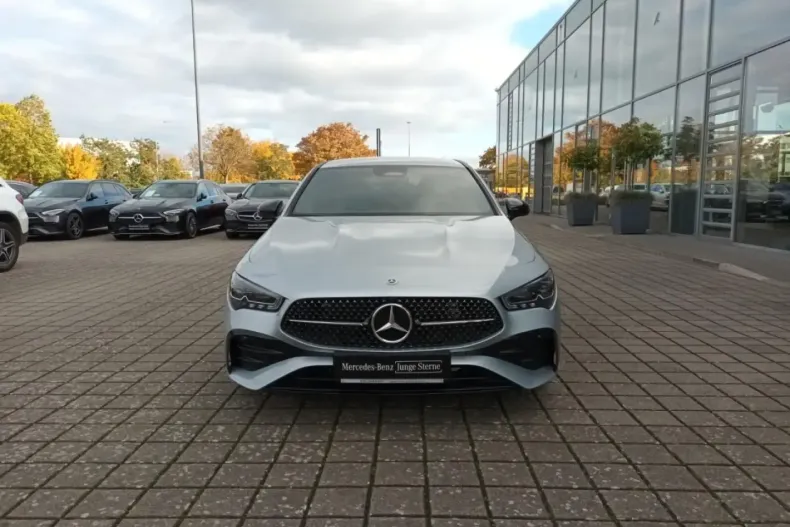 Mercedes-Benz CLA 200 din 2024 cu 17.100 km - oferta MER180907 - foto 1
