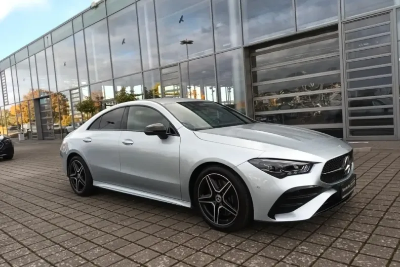 Mercedes-Benz CLA 200 din 2024 cu 17.100 km - oferta MER180907 - foto 2