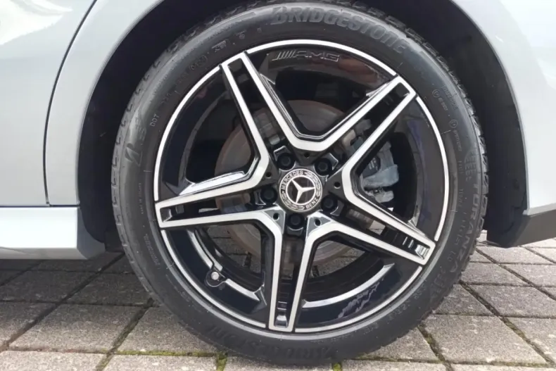 Mercedes-Benz CLA 200 din 2024 cu 17.100 km - oferta MER180907 - foto 9