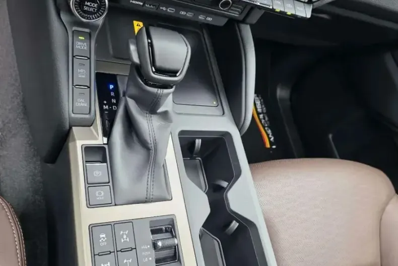 Toyota Land Cruiser din 2024 cu 30.000 km - oferta TOY180908 - foto 5