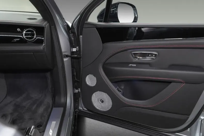 Bentley Bentayga din 2025 cu 10.000 km - oferta BEN180928 - foto 18