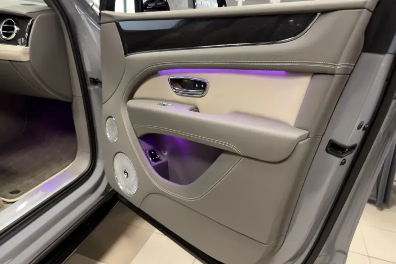 Bentley Bentayga din 2023 cu 7.500 km - oferta BEN180931 - foto 40