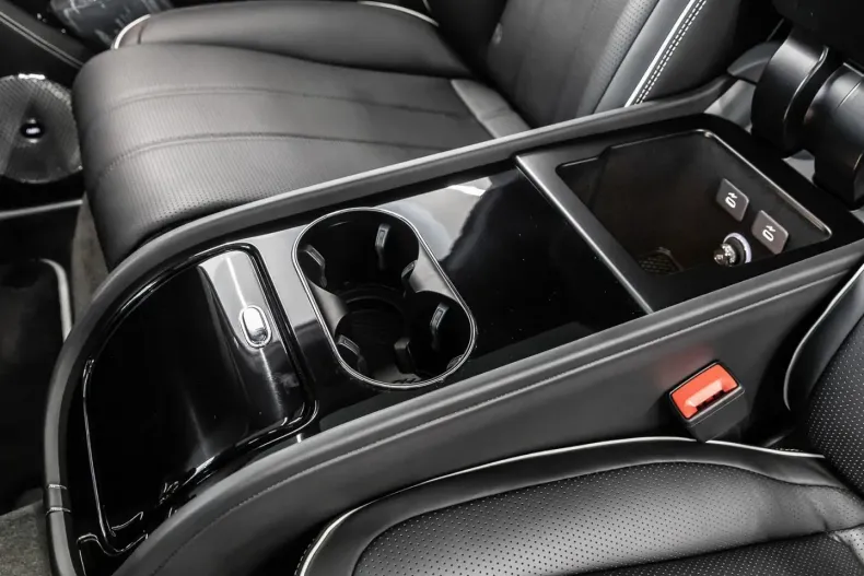 Bentley Bentayga din 2024 cu 6.900 km - oferta BEN180934 - foto 12