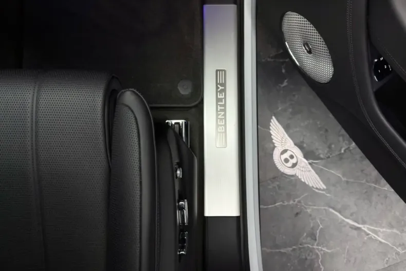 Bentley Bentayga din 2024 cu 27.273 km - oferta BEN180937 - foto 12