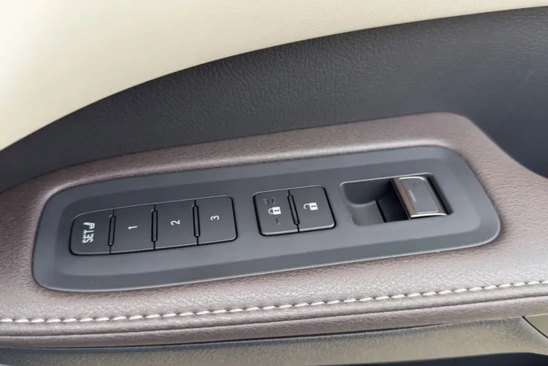 Lexus RX 450 din 2026 cu 10 km - oferta LEX180942 - foto 9