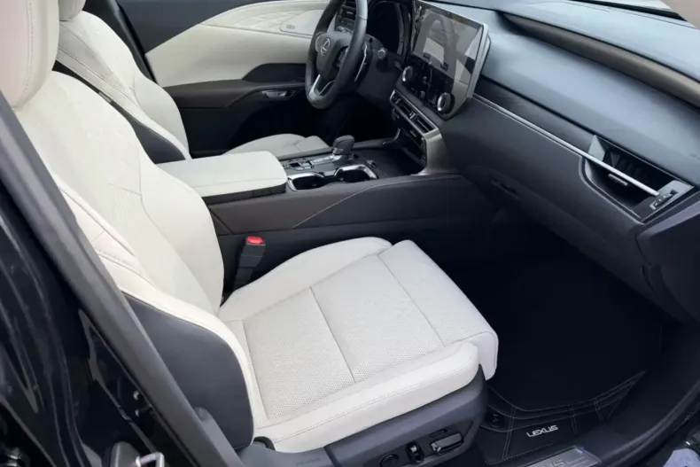 Lexus RX 450 din 2026 cu 10 km - oferta LEX180942 - foto 26