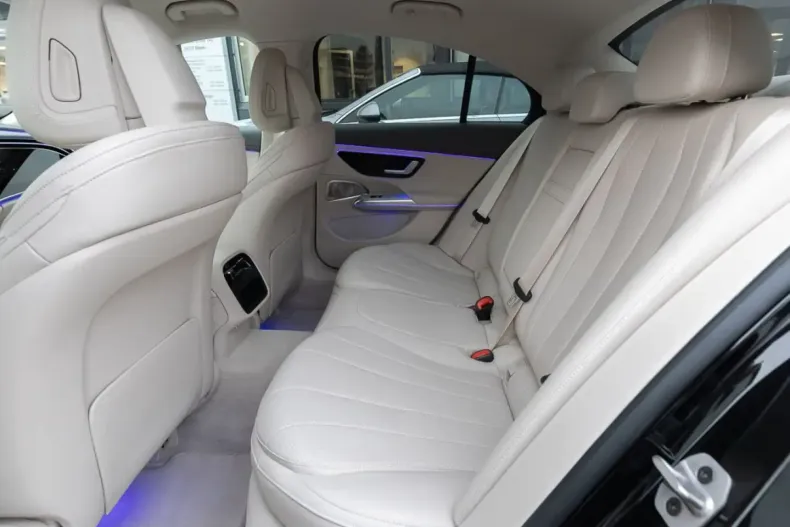 Mercedes-Benz E 200 din 2024 cu 12.150 km - oferta MER180943 - foto 10