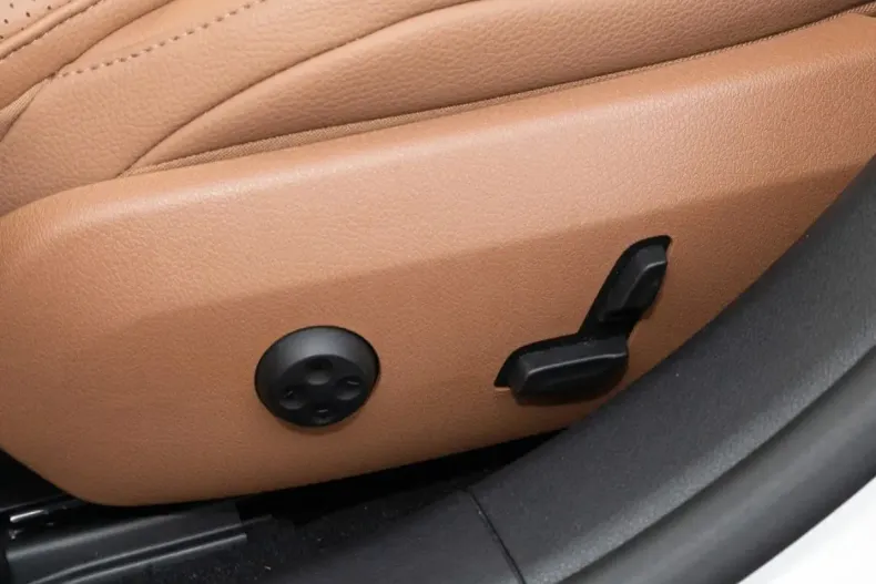 Mercedes-Benz E 200 din 2024 cu 24.050 km - oferta MER180946 - foto 9