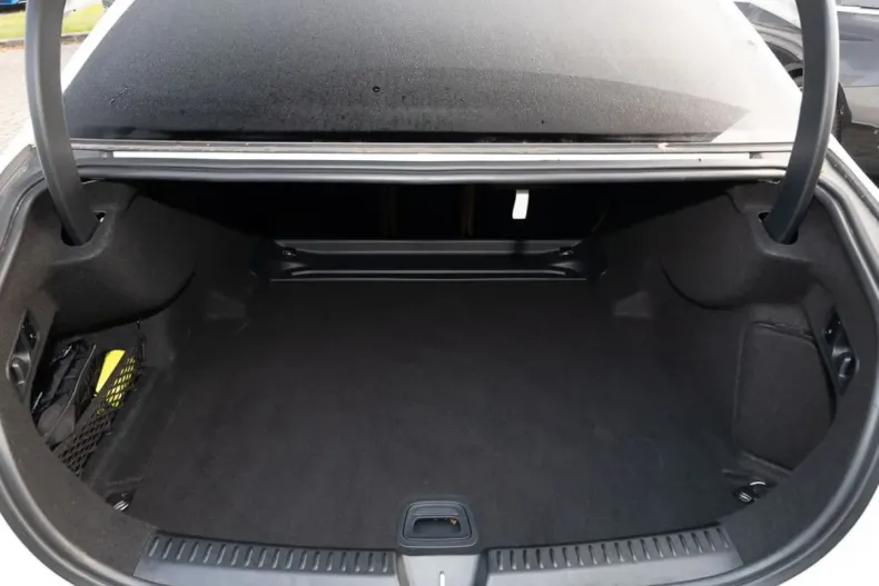 Mercedes-Benz E 200 din 2024 cu 24.050 km - oferta MER180946 - foto 11