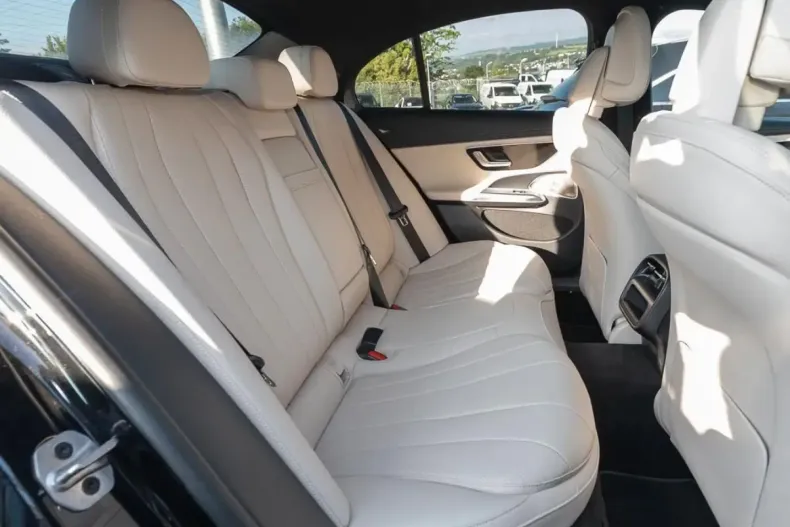 Mercedes-Benz E 200 din 2024 cu 24.800 km - oferta MER180948 - foto 5