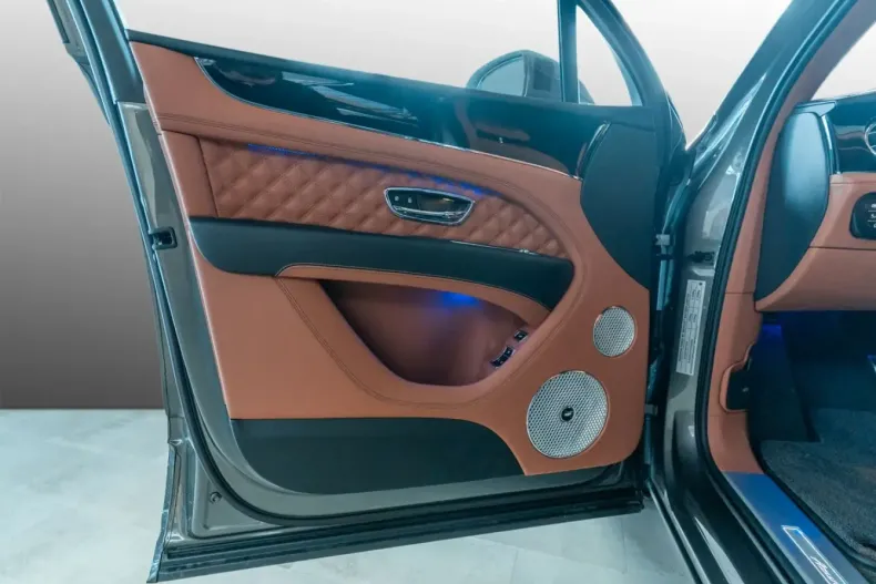 Bentley Bentayga din 2023 cu 13.850 km - oferta BEN180951 - foto 12