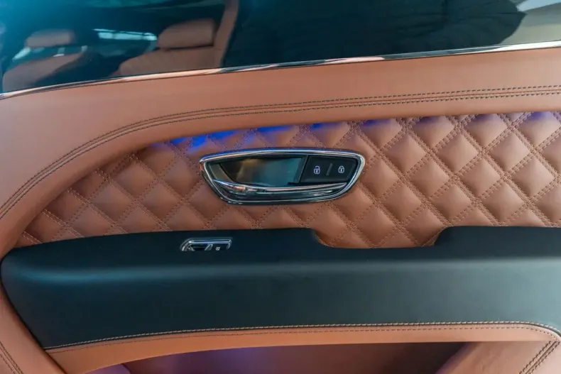 Bentley Bentayga din 2023 cu 13.850 km - oferta BEN180951 - foto 19