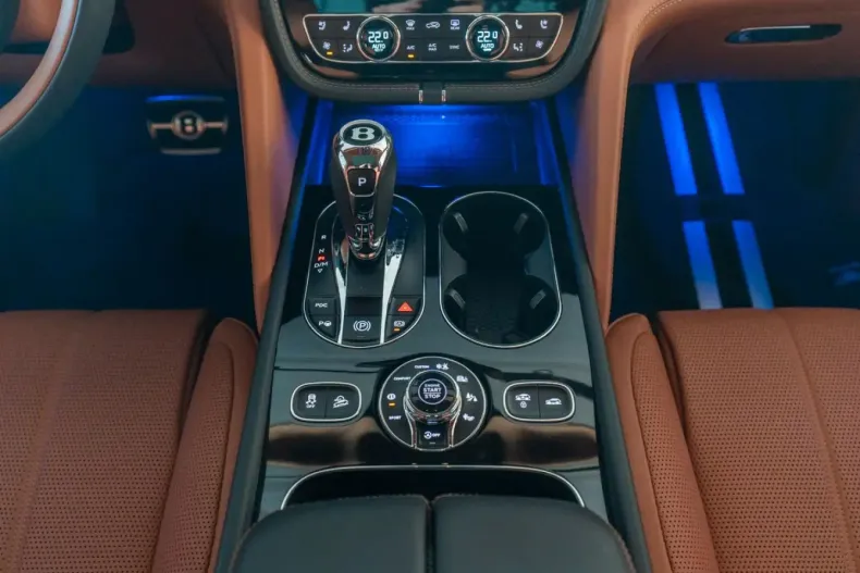 Bentley Bentayga din 2023 cu 13.850 km - oferta BEN180951 - foto 23