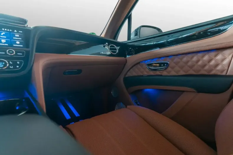 Bentley Bentayga din 2023 cu 13.850 km - oferta BEN180951 - foto 24