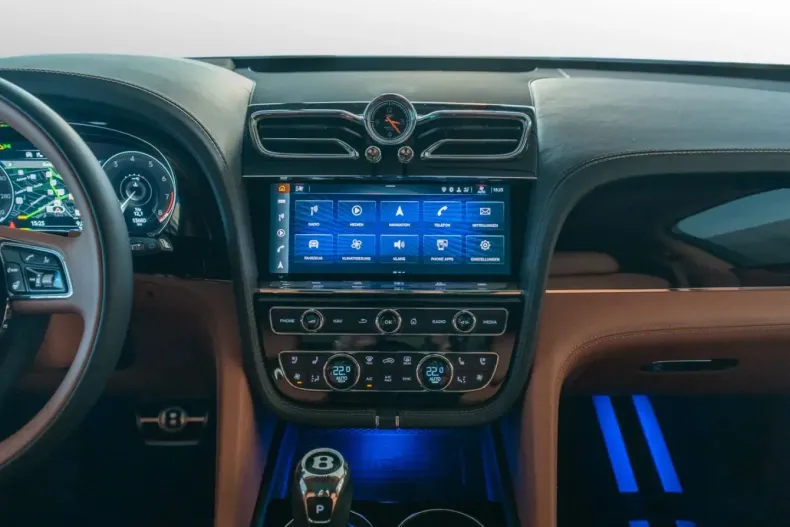 Bentley Bentayga din 2023 cu 13.850 km - oferta BEN180951 - foto 25