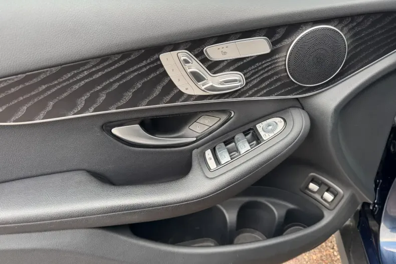 Mercedes-Benz GLC 300 din 2021 cu 82.000 km - oferta MER180959 - foto 9