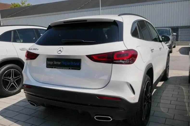 Mercedes-Benz GLA 250 din 2021 cu 93.736 km - oferta MER180963 - foto 2