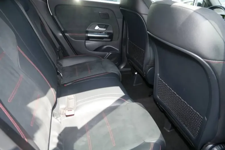 Mercedes-Benz GLA 250 din 2021 cu 93.736 km - oferta MER180963 - foto 7