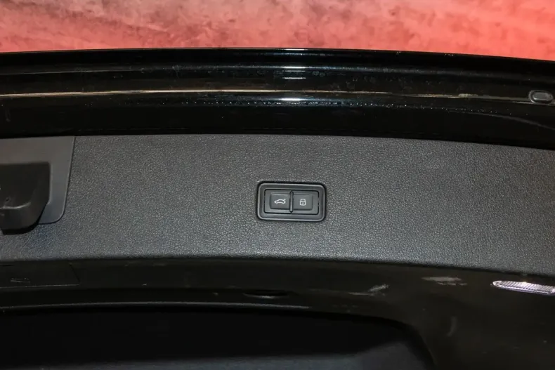 Audi Q8 din 2022 cu 77.382 km - oferta AUD180969 - foto 7