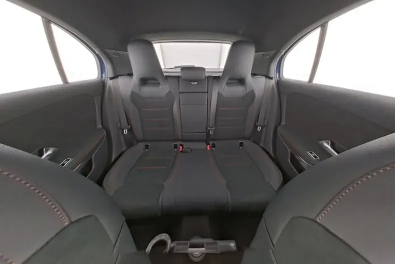 Mercedes-Benz A 200 din 2024 cu 18.637 km - oferta MER180972 - foto 7