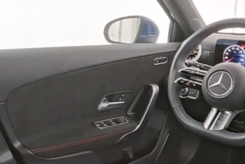 Mercedes-Benz A 200 din 2024 cu 18.637 km - oferta MER180972 - foto 8