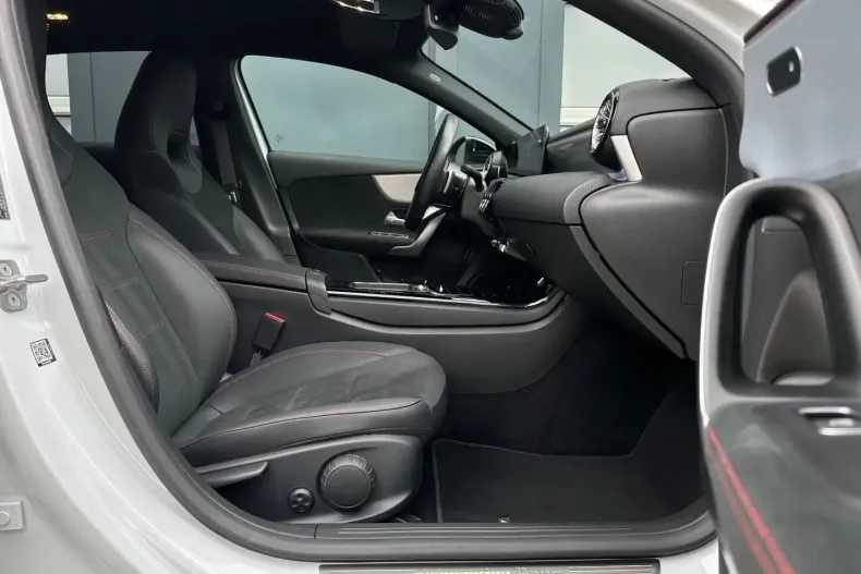 Mercedes-Benz A 250 din 2023 cu 59.750 km - oferta MER180973 - foto 22