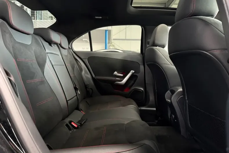 Mercedes-Benz A 200 din 2024 cu 14.350 km - oferta MER180974 - foto 13