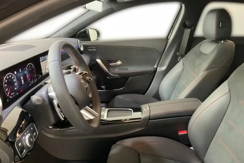 Mercedes-Benz A 200 din 2023 cu 55.696 km - oferta MER180975 - foto 8