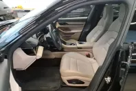 Porsche Taycan din 2022 cu 61.850 km - oferta POR180977 - foto 9