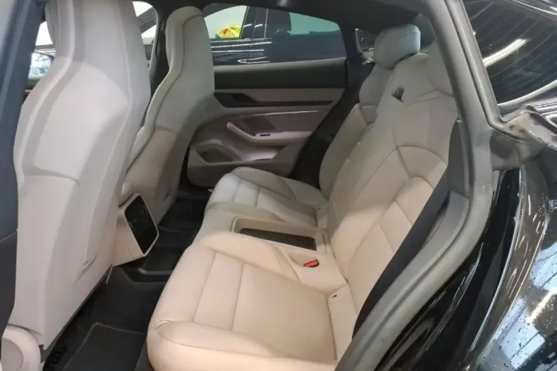 Porsche Taycan din 2022 cu 61.850 km - oferta POR180977 - foto 10