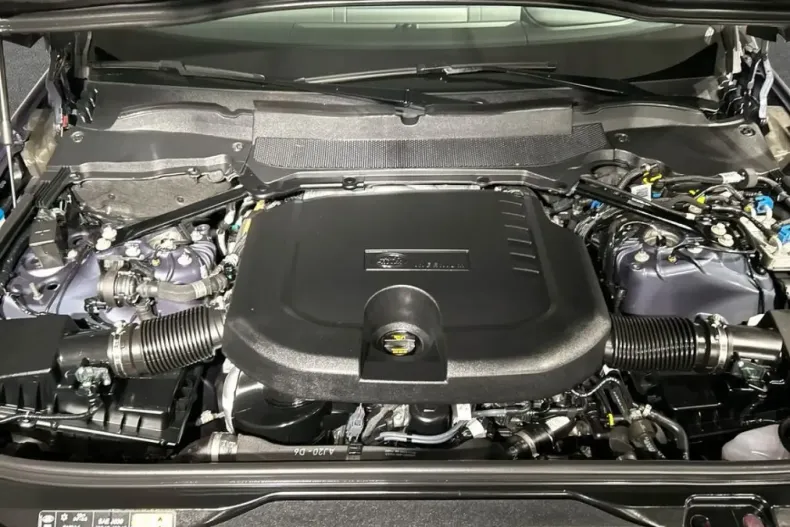 Land Rover Discovery din 2024 cu 21.105 km - oferta LAN180980 - foto 7