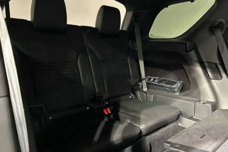 Land Rover Discovery din 2024 cu 21.105 km - oferta LAN180980 - foto 10