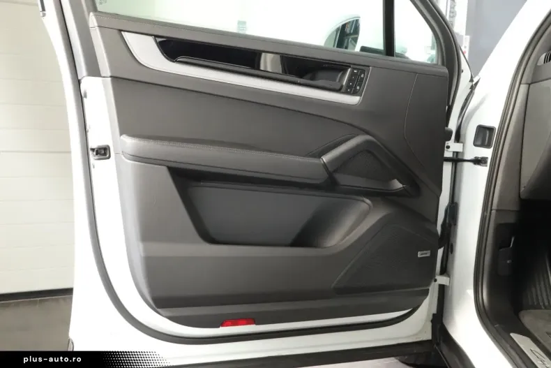 Porsche Cayenne din 2023 cu 29.500 km - oferta POR180984 - foto 9