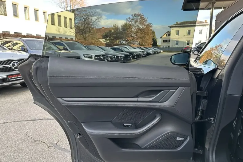 Porsche Taycan din 2021 cu 39.900 km - oferta POR180990 - foto 14